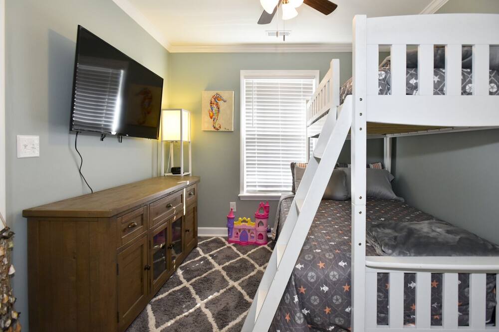 Photo of Bedroom in Piney Green