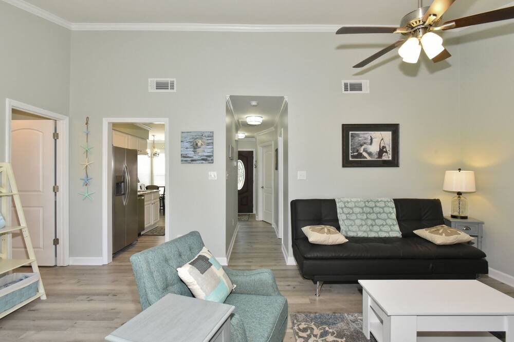 Photo of Livingroom in Piney Green