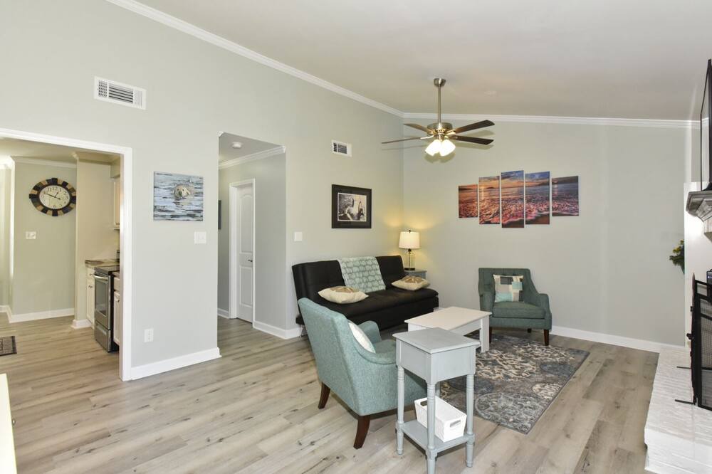 Photo of Livingroom in Piney Green