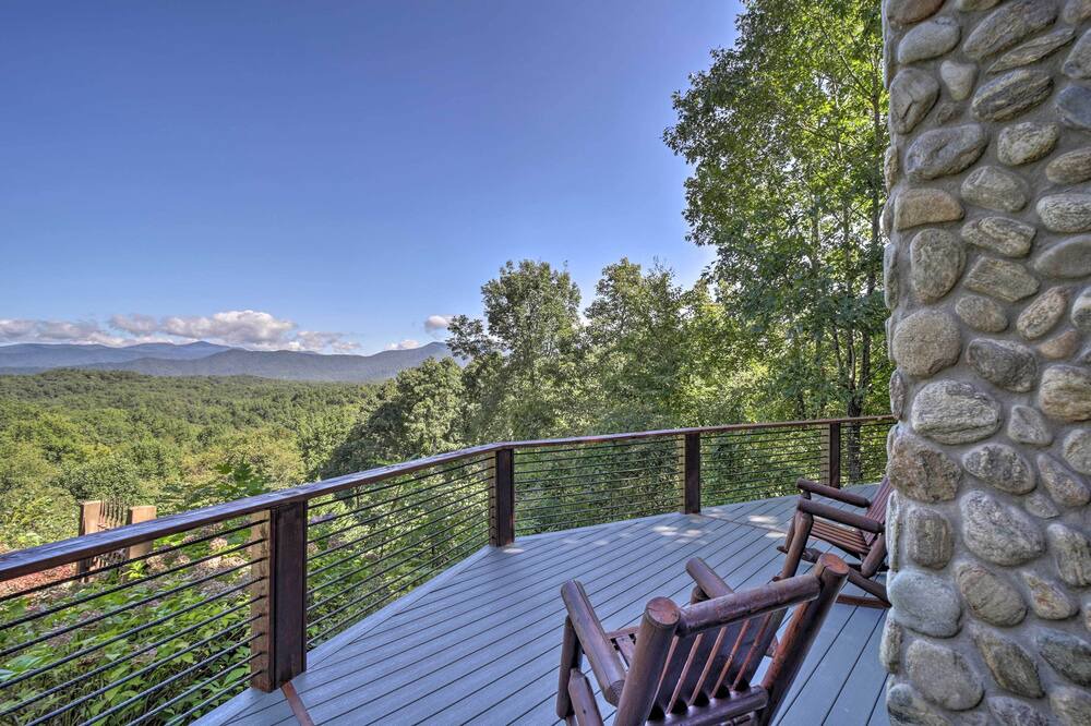 Photo of Patio Balcony in Robbinsville