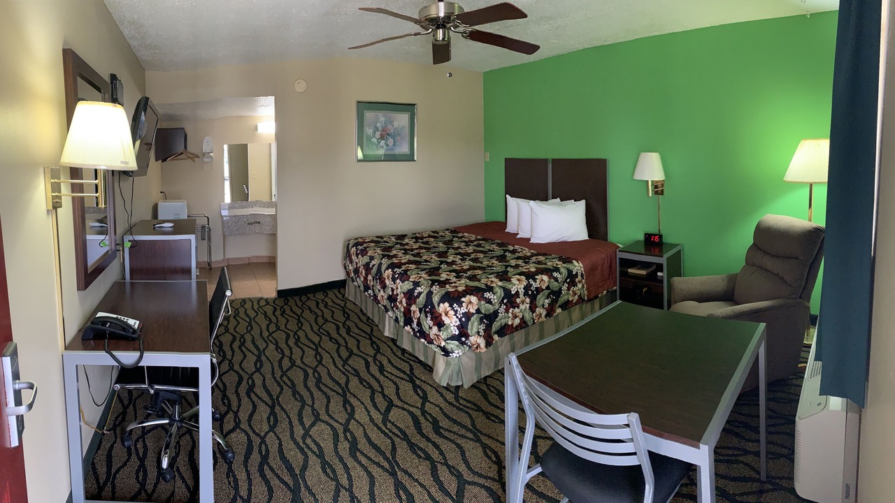 Photo of Bedroom in Liberal