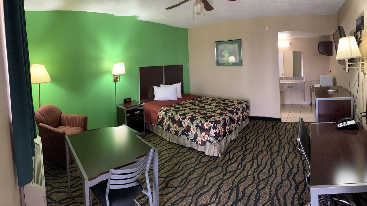 Photo of Bedroom in Liberal