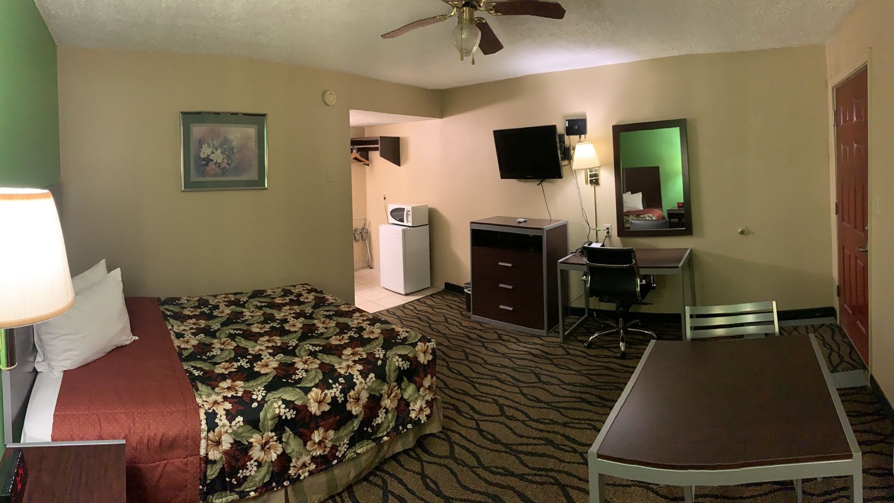 Photo of Bedroom in Liberal