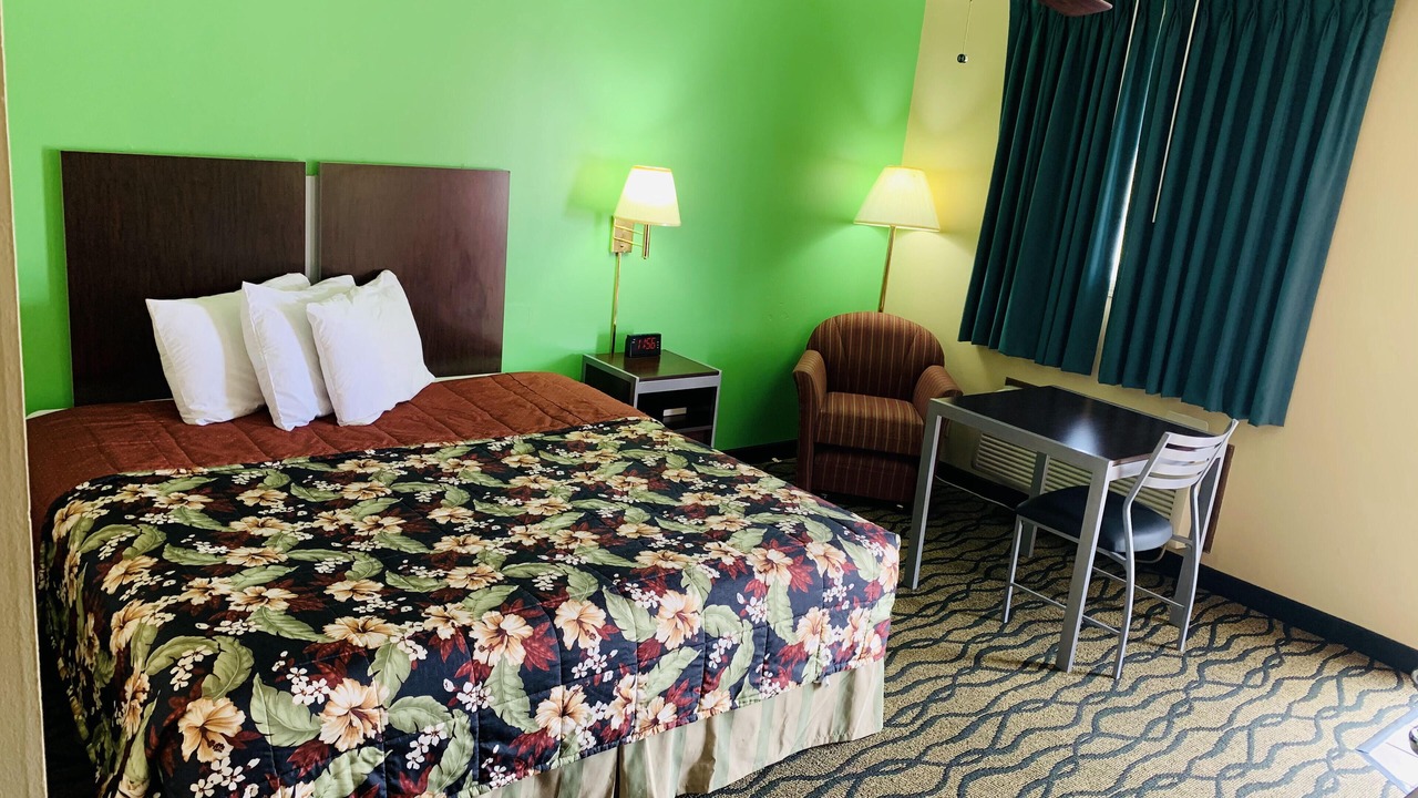 Photo of Bedroom in Liberal