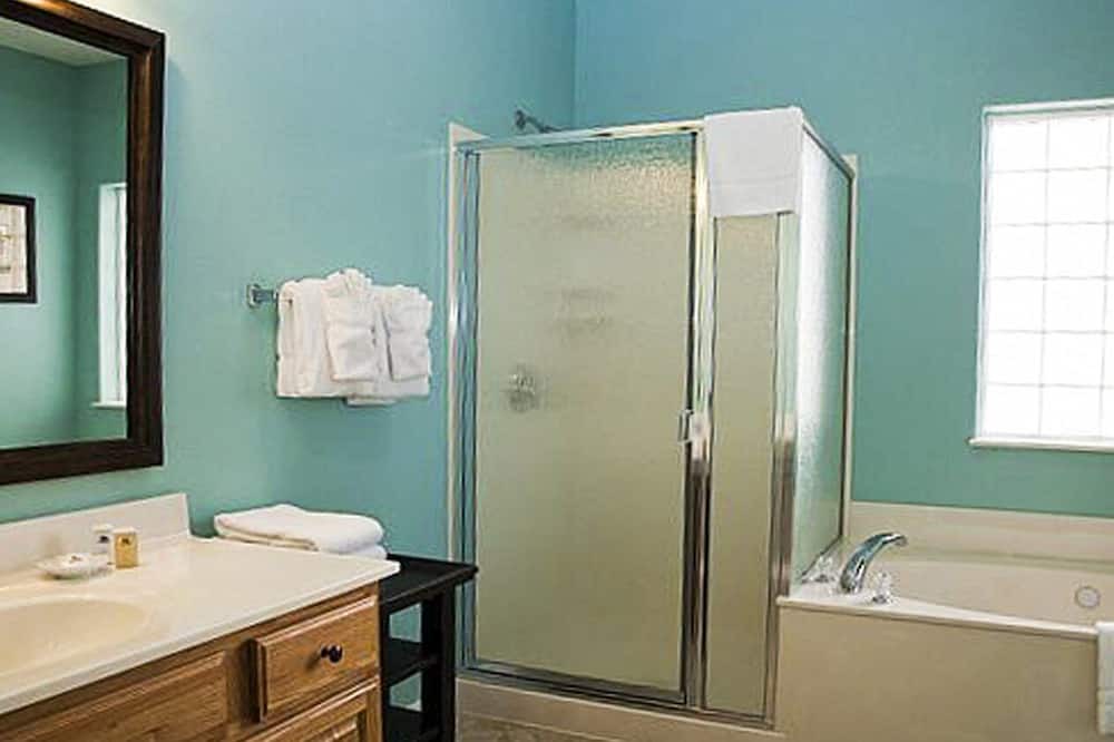 Photo of Bathroom in Branson