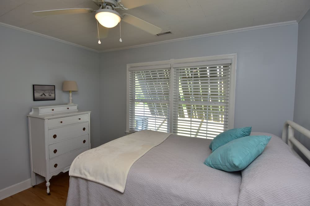 Photo of Bedroom in Marshallberg