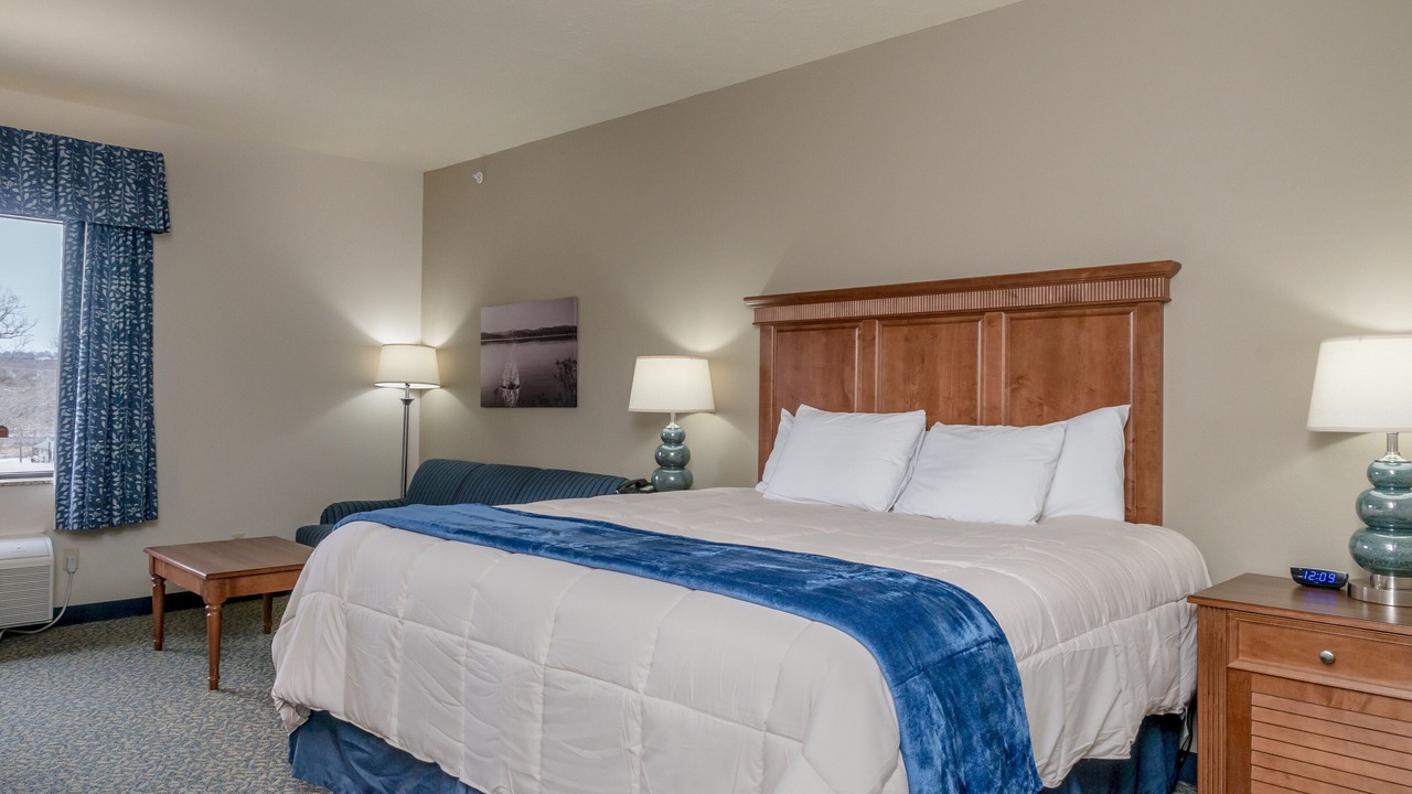 Photo of Bedroom in Kimberling City