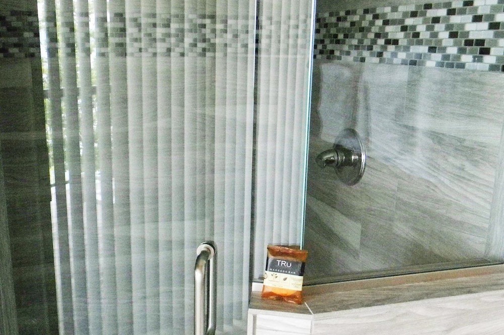 Photo of Bathroom in Kimberling City