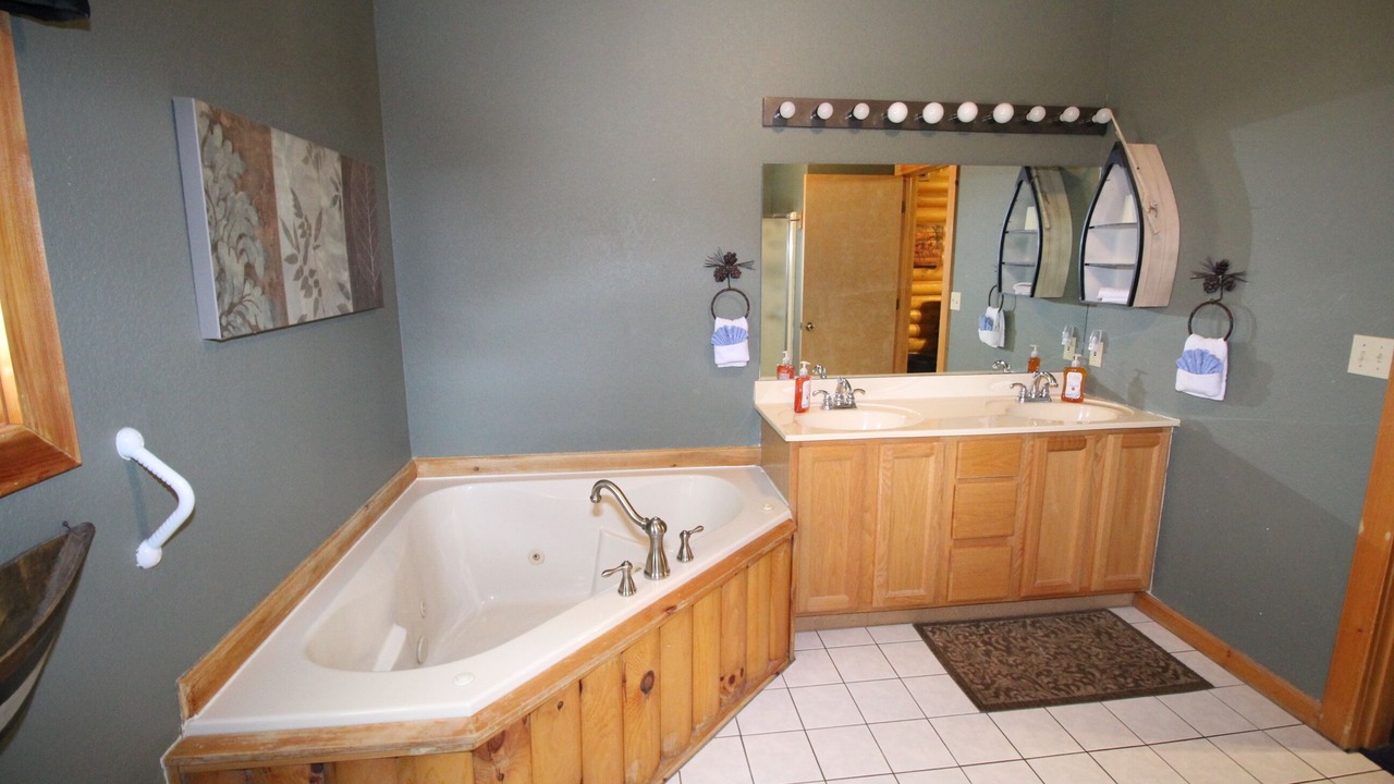 Photo of Others in Notch Estates