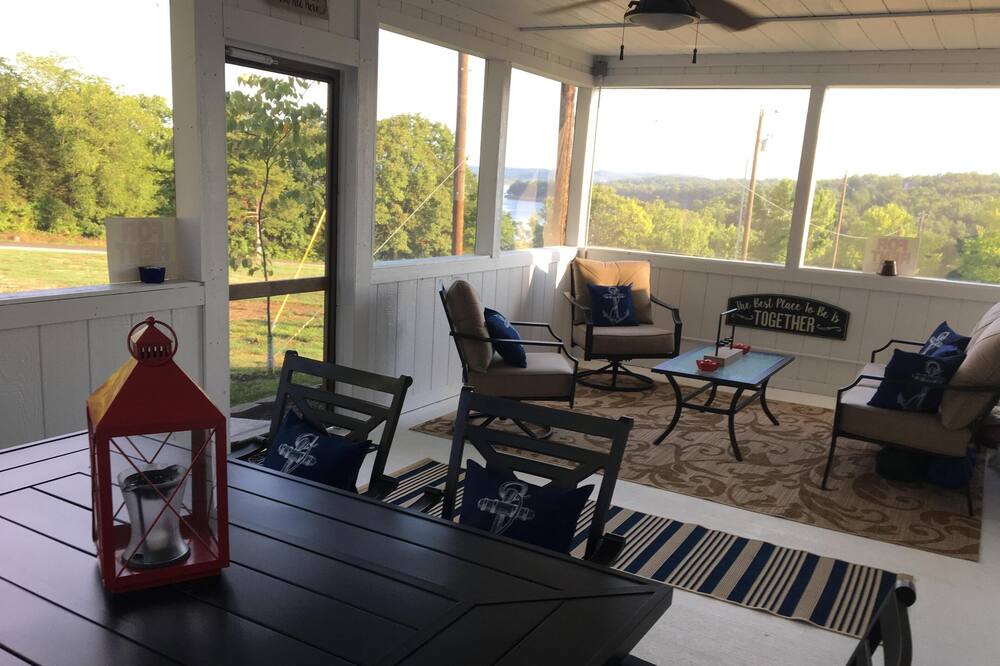 Photo of Patio Balcony in Lampe