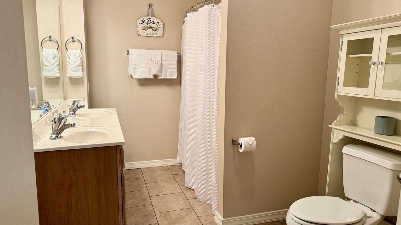 Photo of Bathroom in Hollister