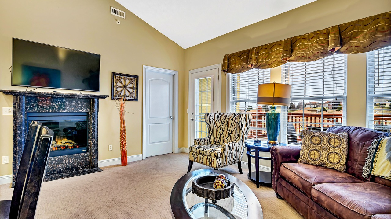 Photo of Livingroom in Fieldstone Bluffs