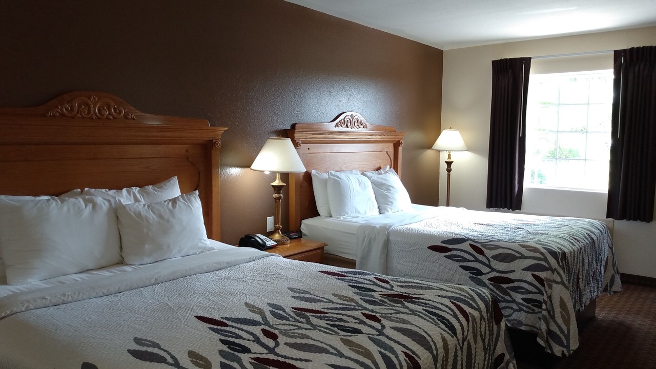 Photo of Bedroom in Branson Theater District
