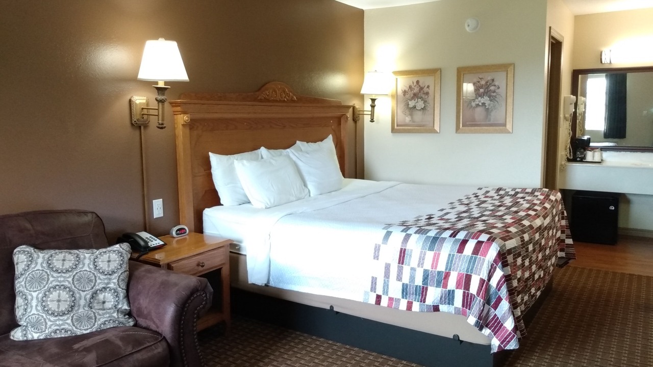 Photo of Bedroom in Branson Theater District