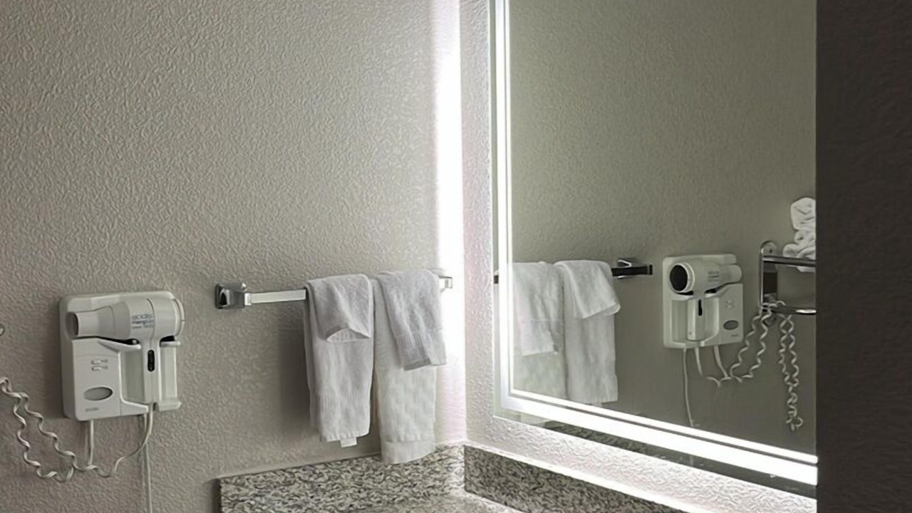 Photo of Bathroom in Coffeyville
