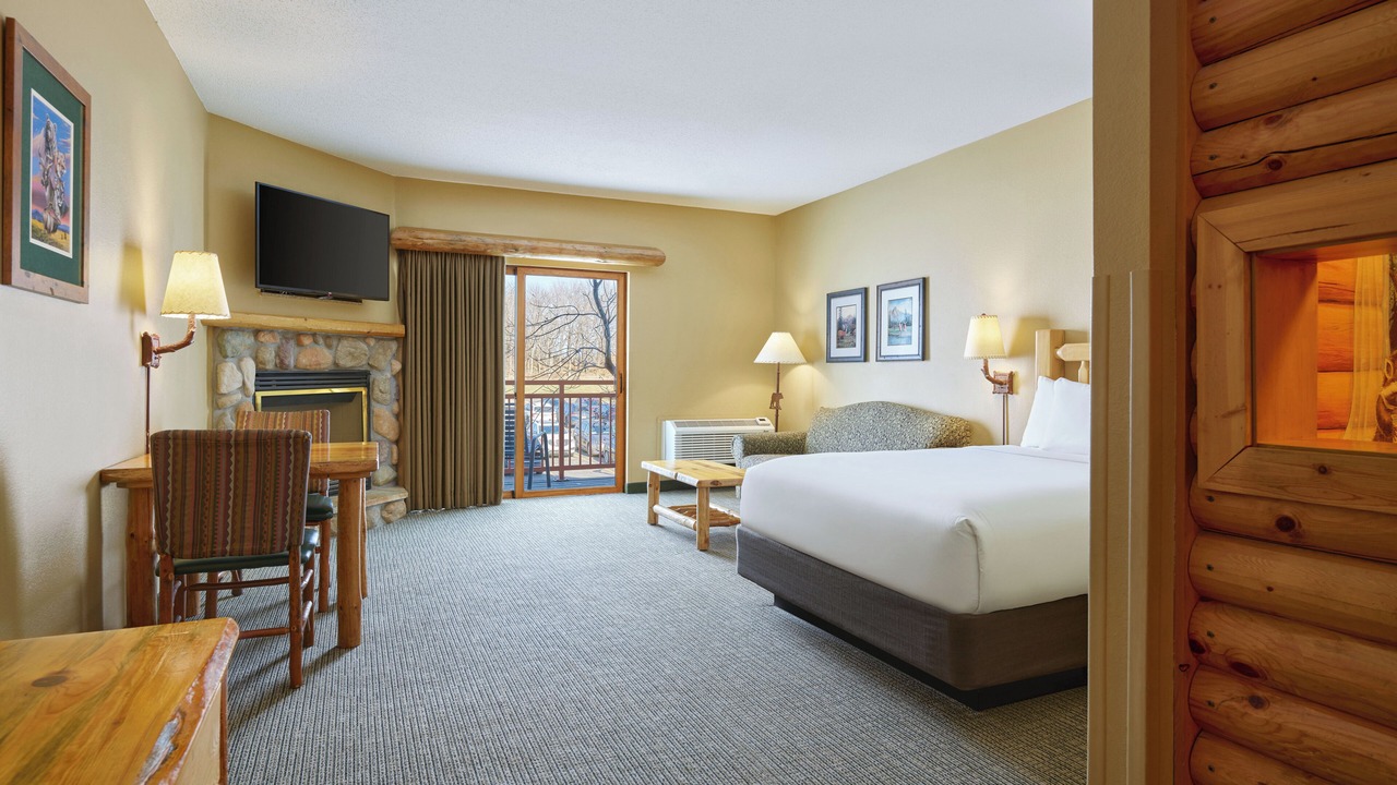 Photo of Livingroom in I-435 West KC-KS