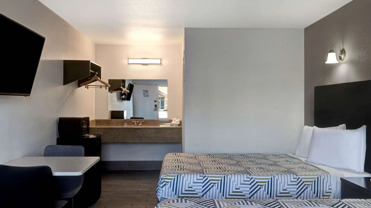 Photo of Bedroom in Branson West