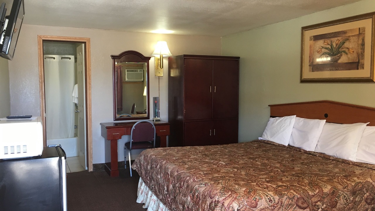 Photo of Bedroom in South Hutchinson