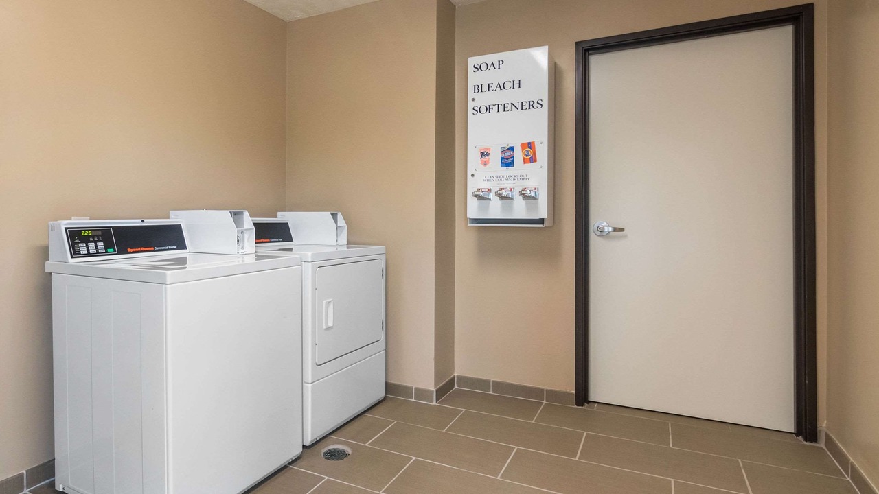 Photo of Bedroom in I-435 West KC-KS