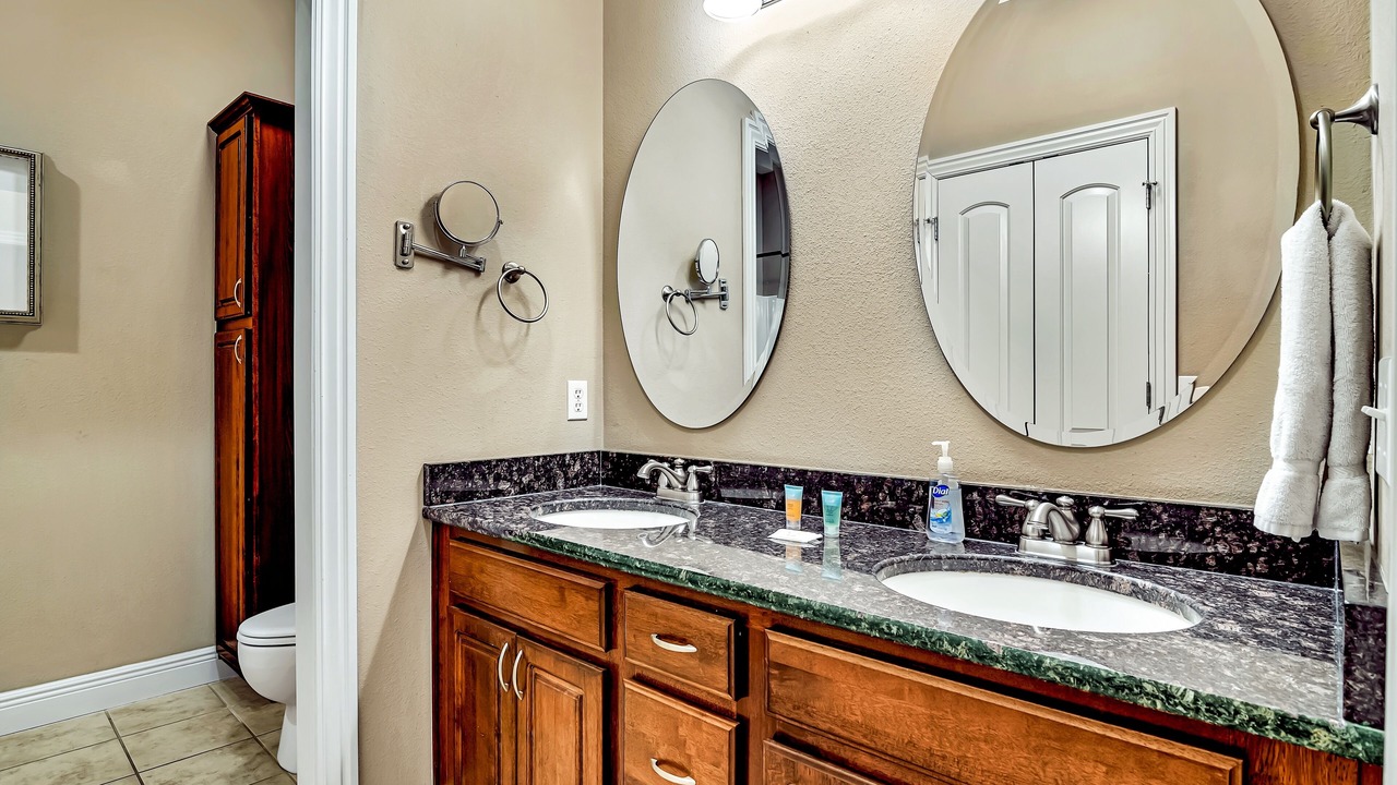Photo of Bathroom in Fieldstone Bluffs