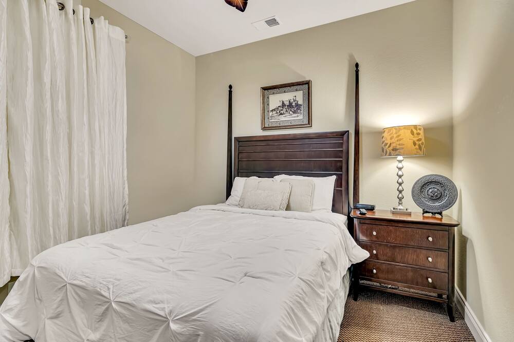 Photo of Bedroom in Branson
