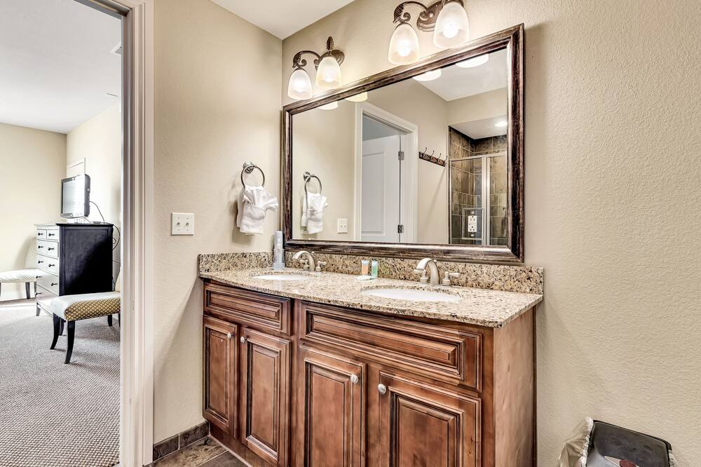 Photo of Bedroom in Branson