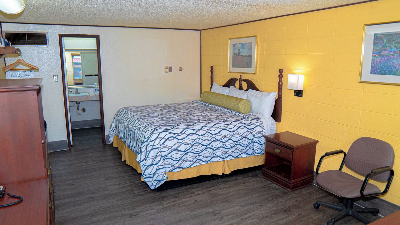 Photo of Bedroom in Liberal