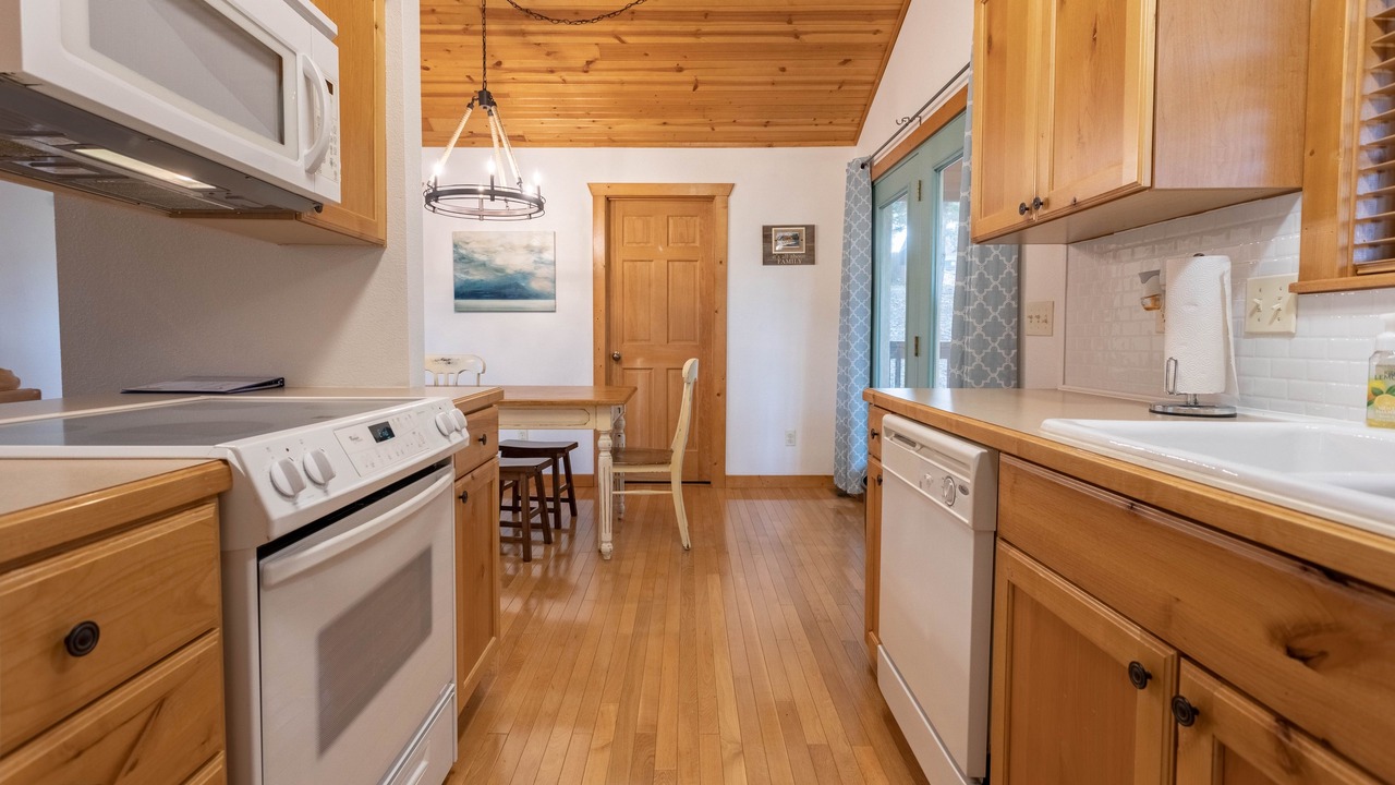 Photo of Kitchen in Reeds Spring