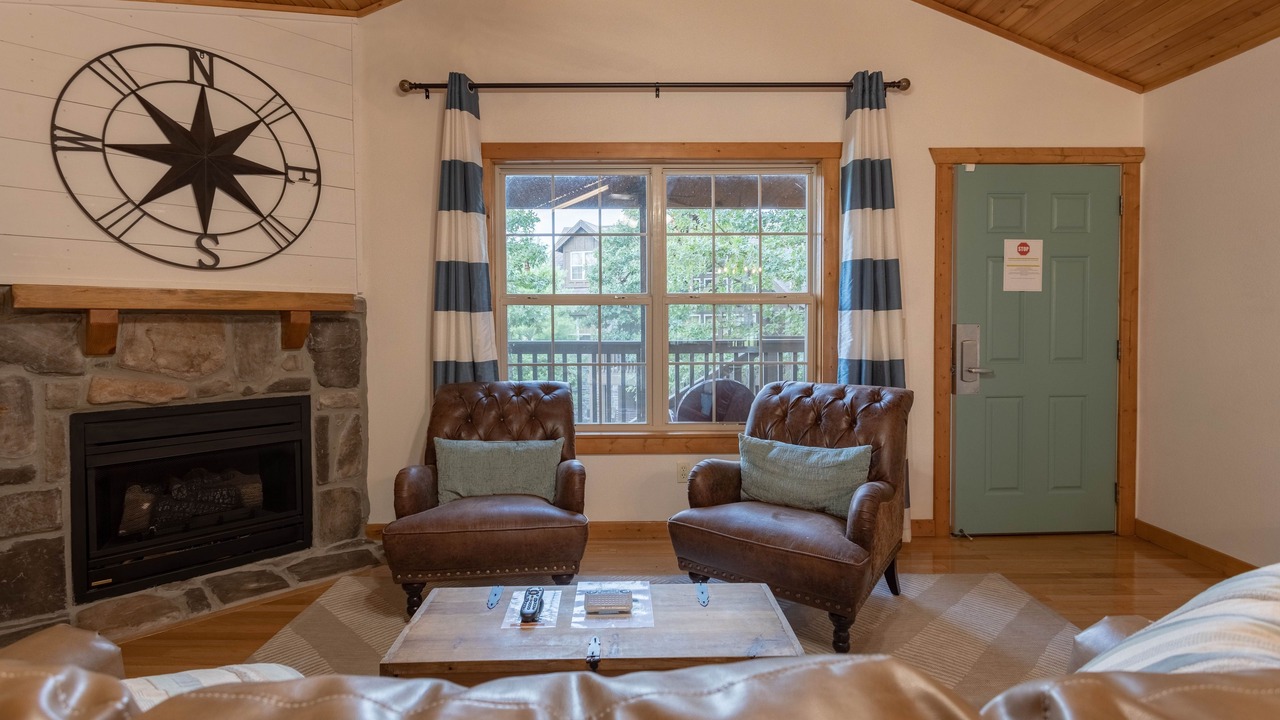 Photo of Bedroom in Reeds Spring