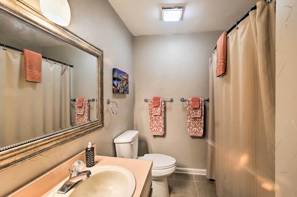 Photo of Bathroom in Table Rock