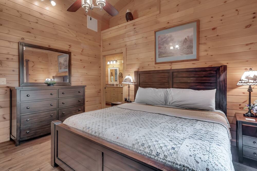 Photo of Bedroom in Kirbyville
