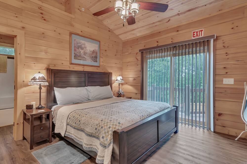 Photo of Bedroom in Kirbyville