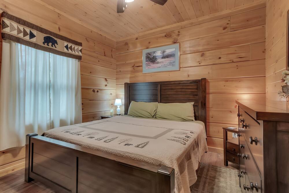 Photo of Bedroom in Kirbyville
