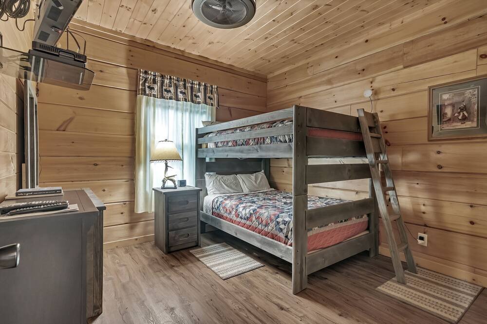Photo of Bedroom in Kirbyville