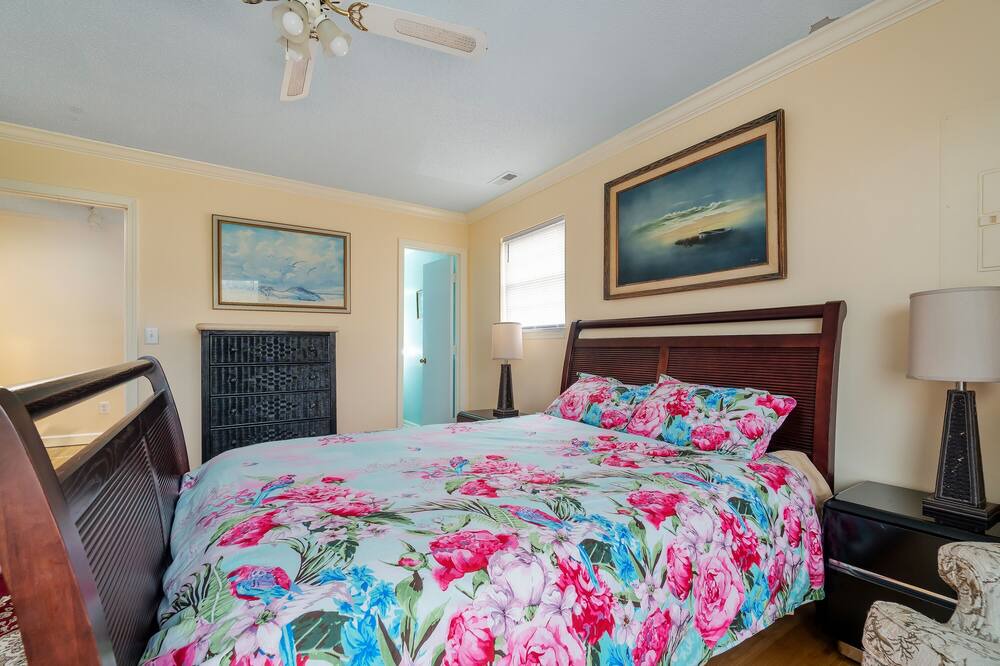 Photo of Bedroom in Cedar Island