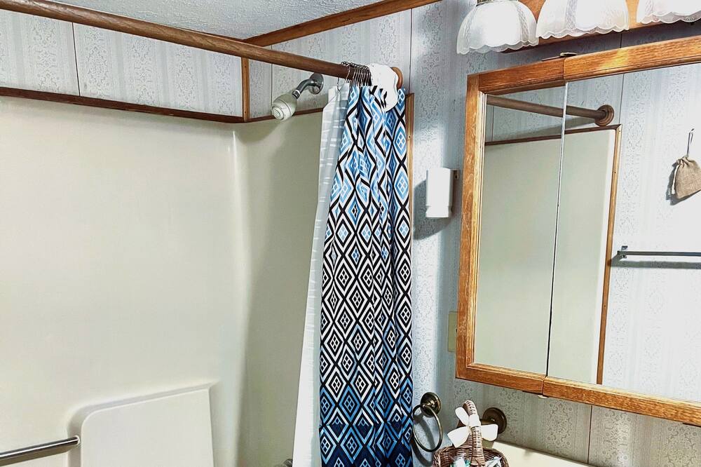 Photo of Bathroom in Radcliff