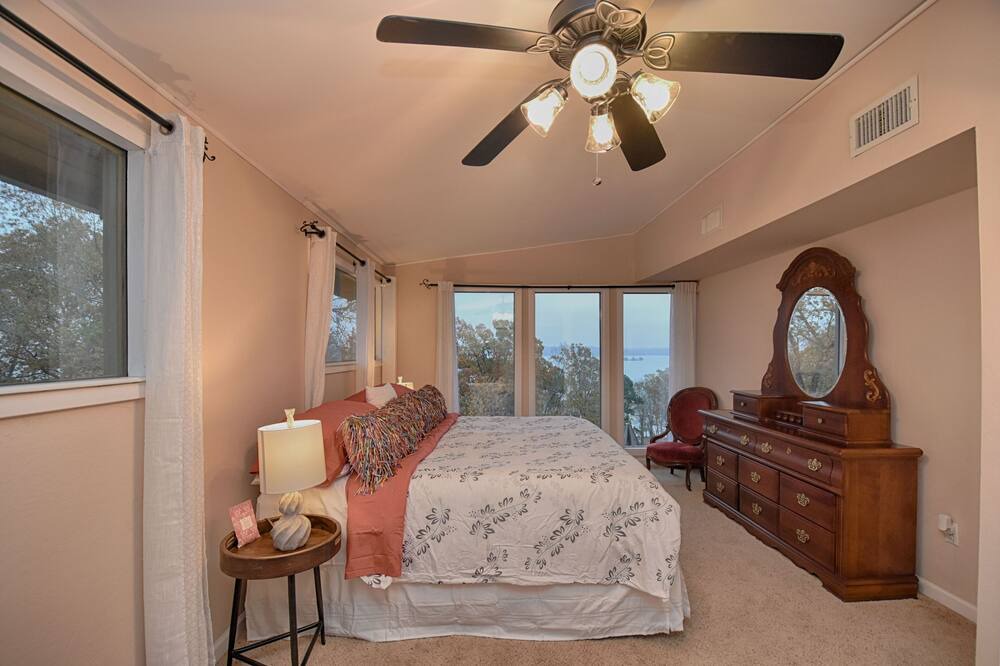 Photo of Bedroom in New Concord