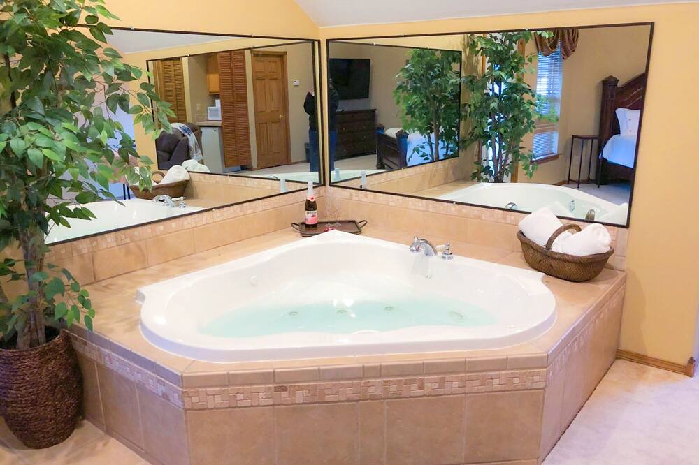 Photo of Bathroom in Branson