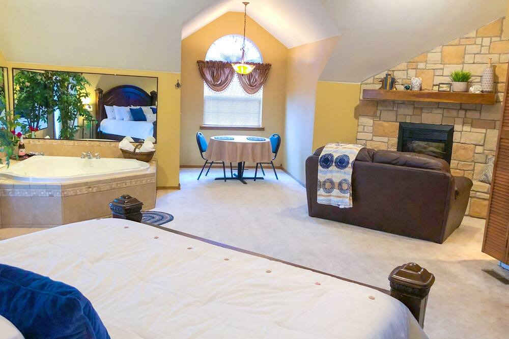 Photo of Bedroom in Branson