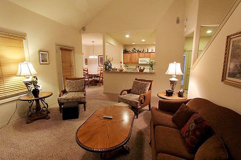 Photo of Livingroom in Branson West