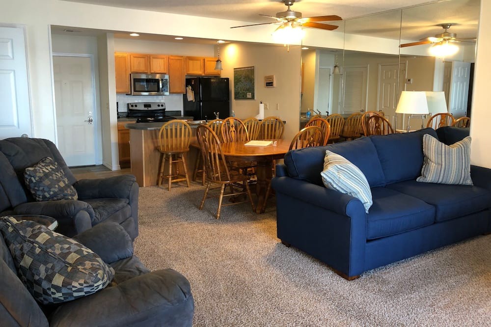 Photo of Livingroom in Kimberling City