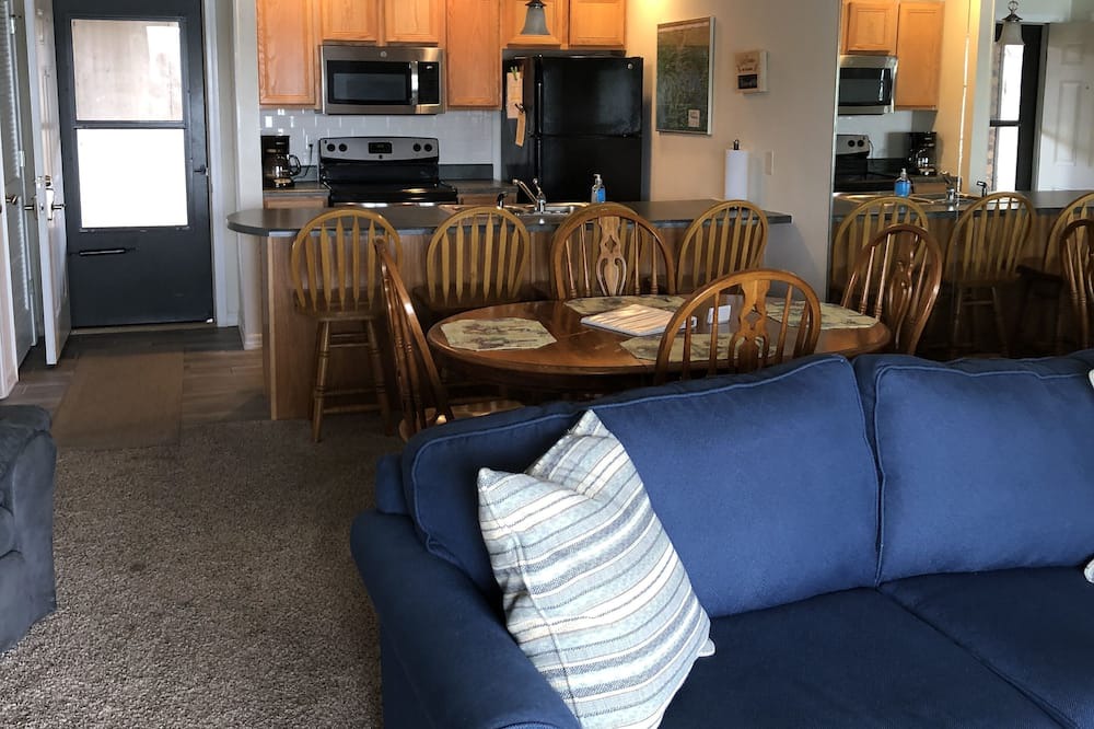 Photo of Livingroom in Kimberling City