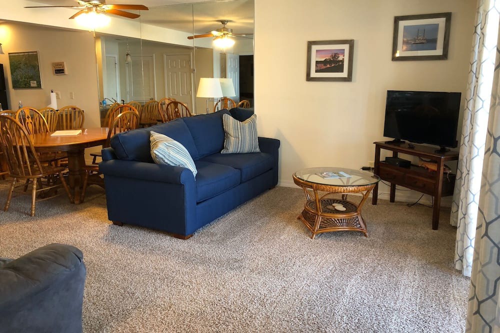 Photo of Livingroom in Kimberling City