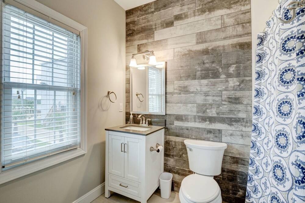 Photo of Bathroom in North Topsail Beach
