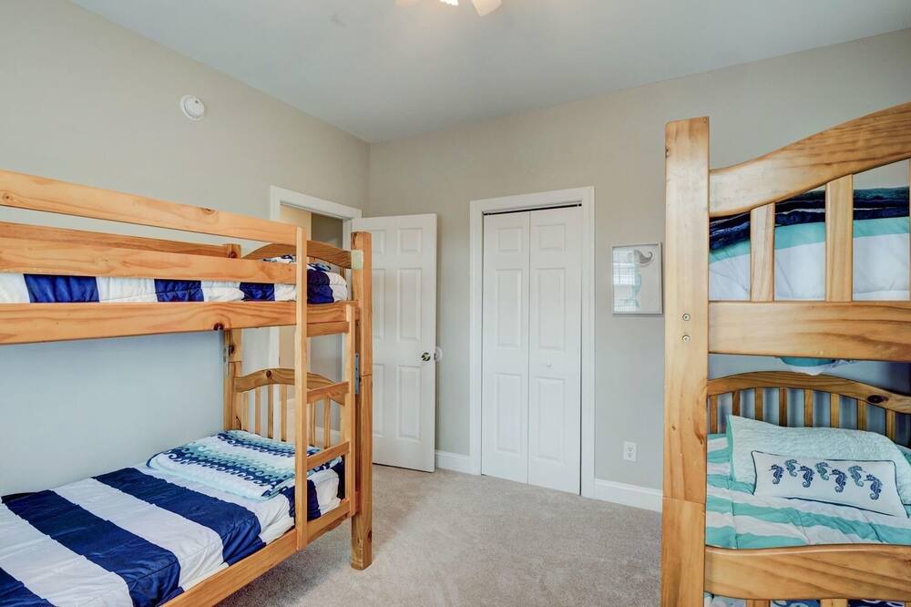 Photo of Bedroom in North Topsail Beach