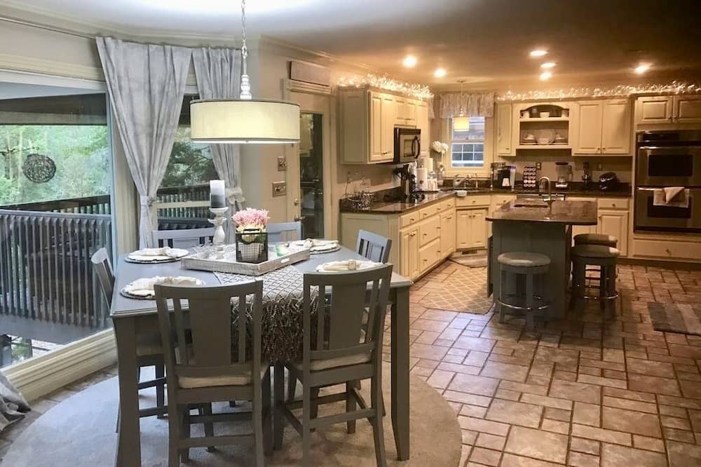 Photo of Kitchen in Pioneer Village