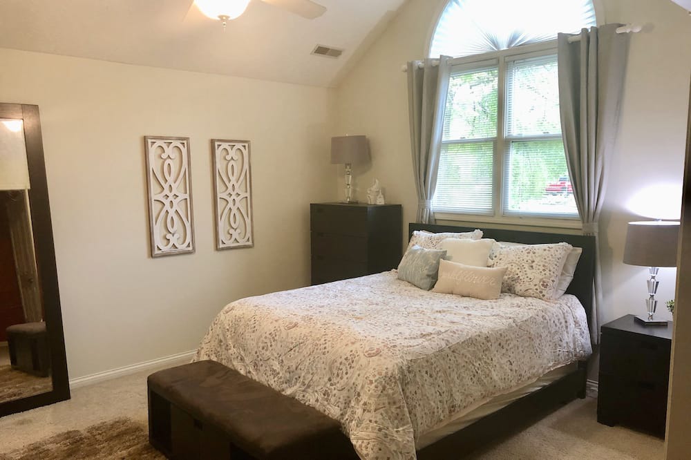 Photo of Bedroom in Pioneer Village