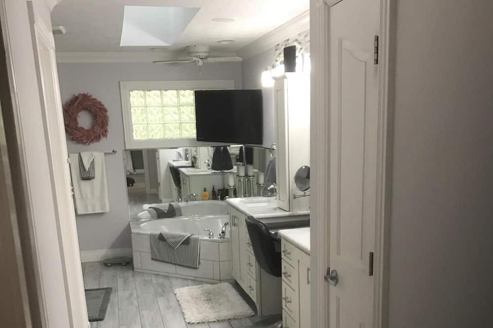 Photo of Bathroom in Pioneer Village