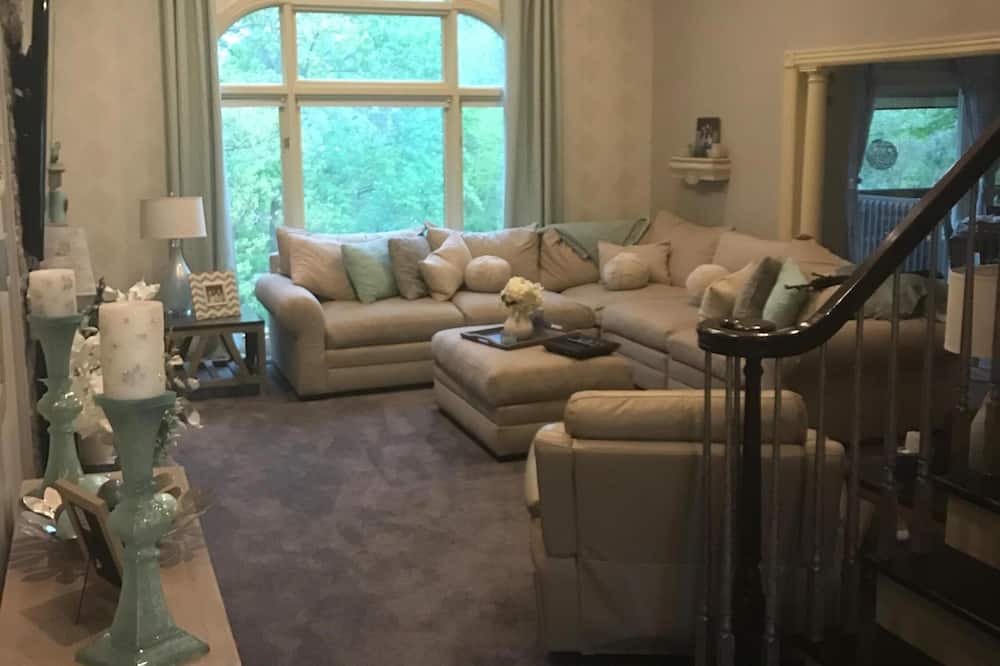 Photo of Bedroom in Pioneer Village