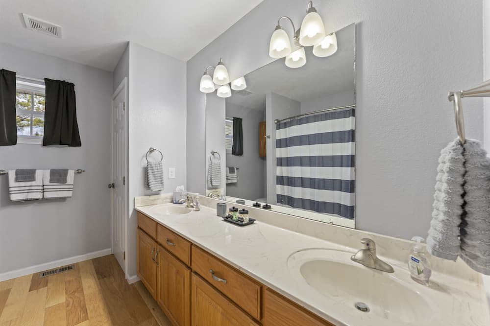 Photo of Bathroom in Rockaway Beach